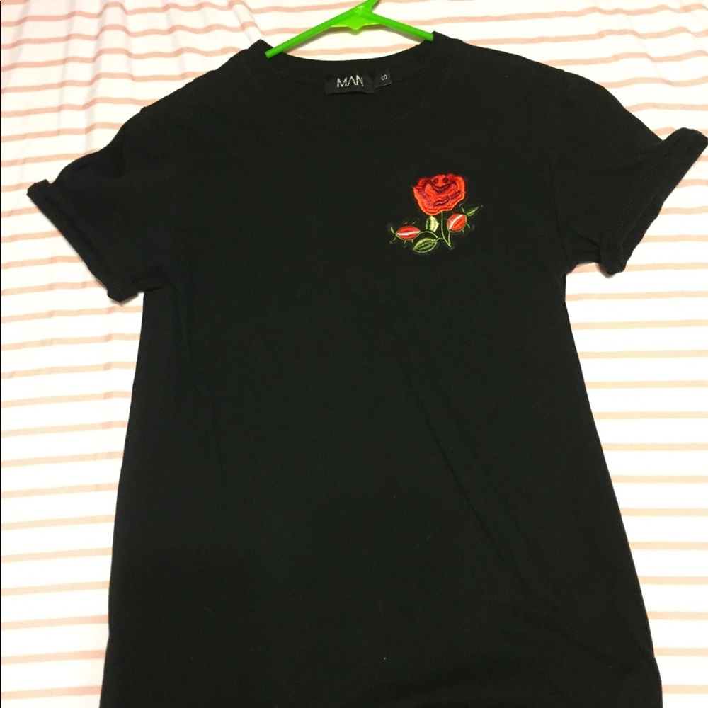 Unisex small roses black T-shirt